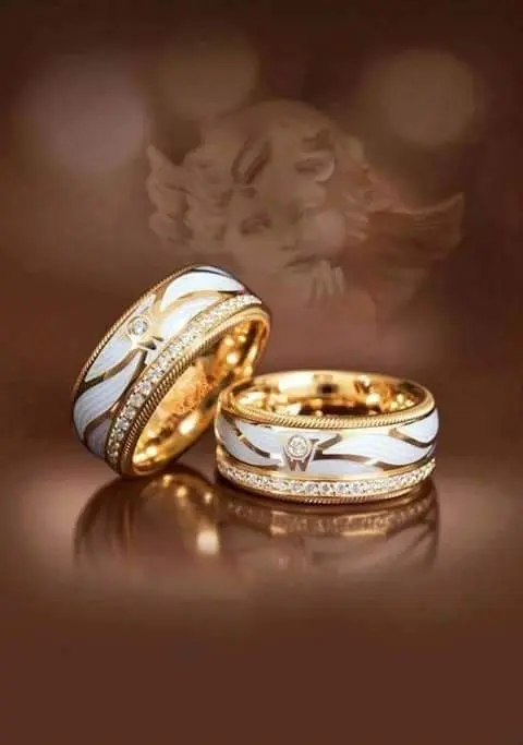 Groveed Fancy Whit Gold ring